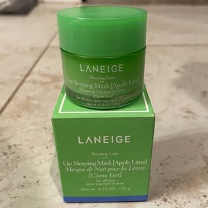 🚫SOLD🚫 NWT✔️🟩 Lip Sleeping Mask 🟩    
Nourish & Hydrate ▪️ Apple Lime ▪️